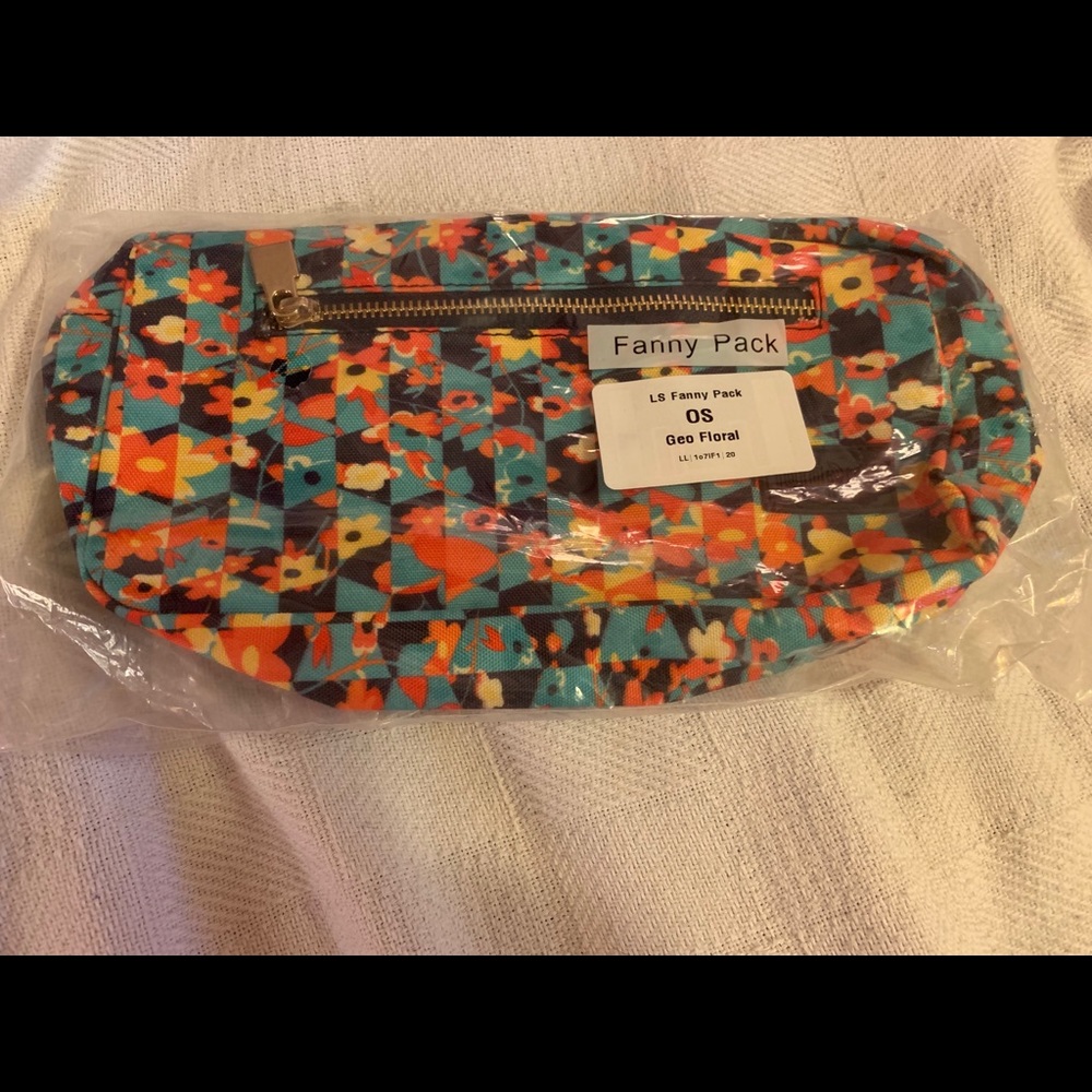 NEw in Package, Geo floral design fanny pack!